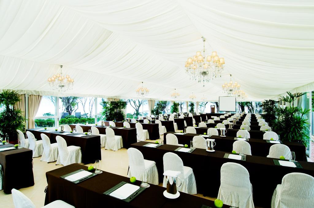 Grand Coloane Resort Makaó Kültér fotó The tent at the Four Seasons Hotel