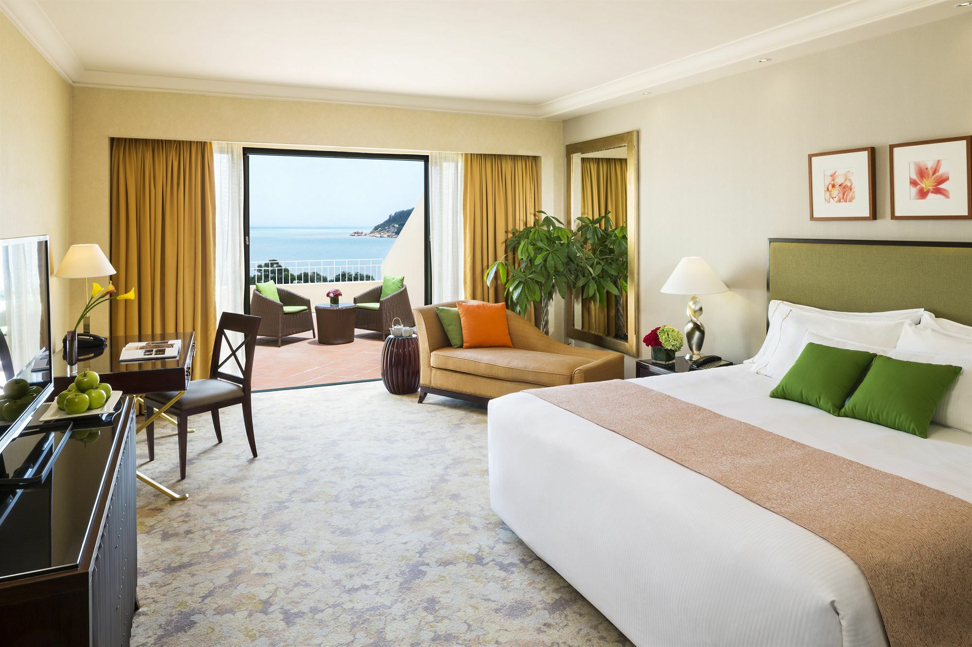 Grand Coloane Resort Makaó Kültér fotó A room at the Shangri-La Hotel, Kuala Lumpur